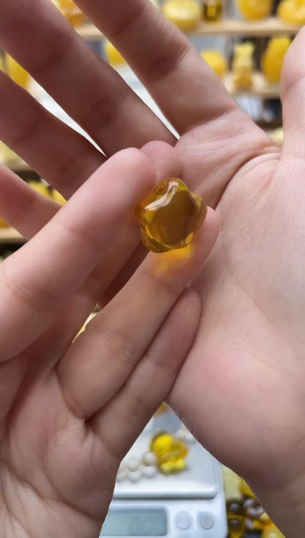 琥珀未镶嵌珠宝奇石055琥珀蜜蜡微瑕