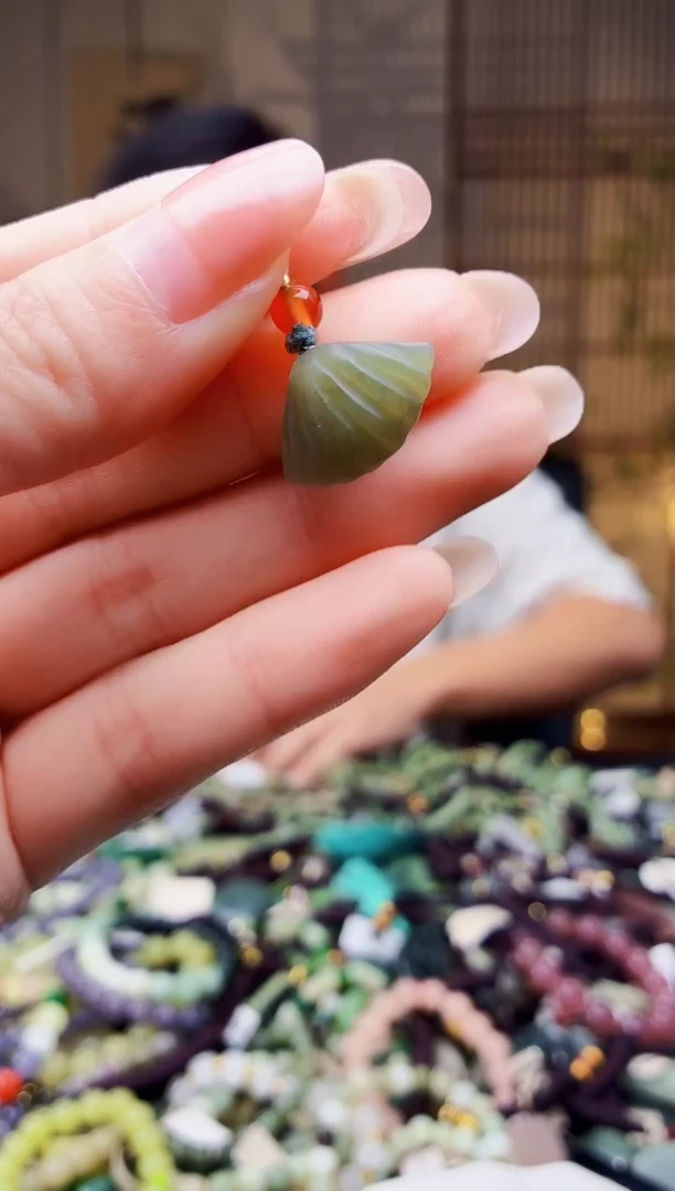 颈饰未镶嵌和田玉多样性发货，拍一发一