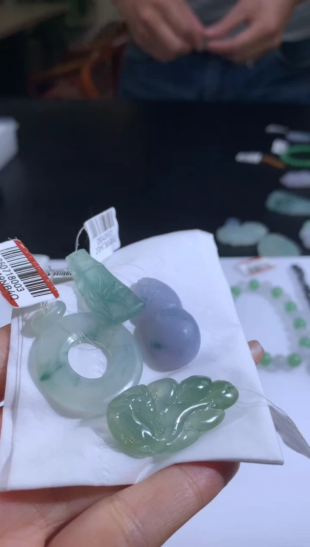 未镶嵌定制翡翠妙****）翡翠