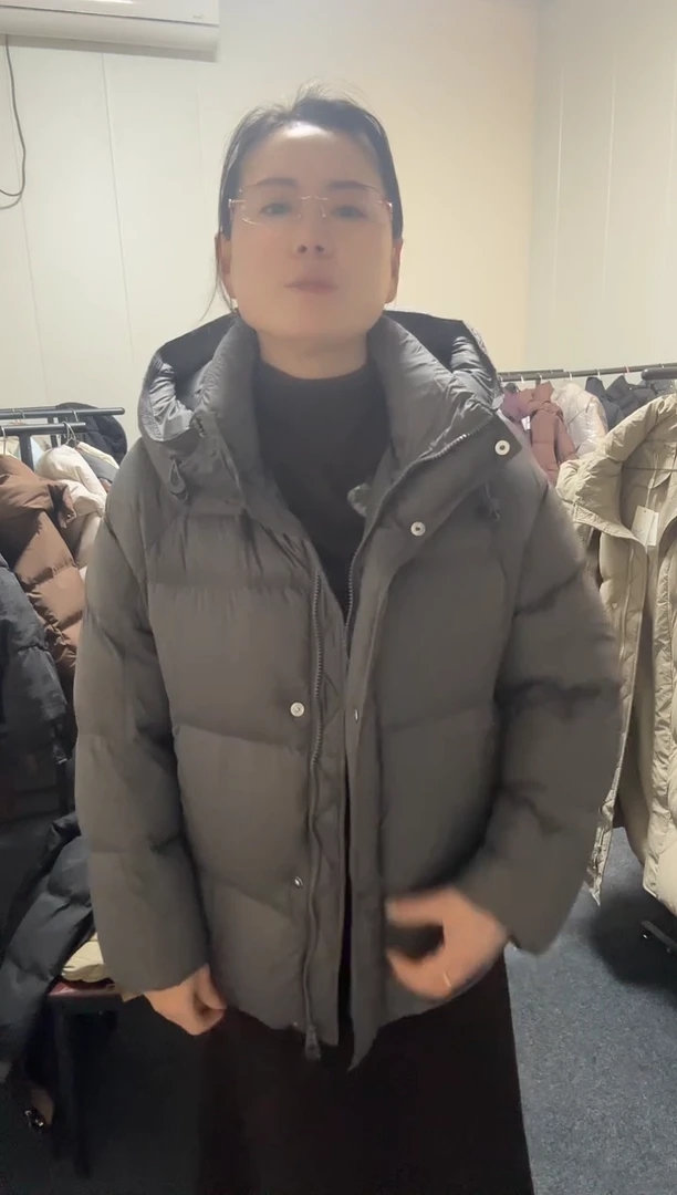 艾雨衣尚一秒闪购羽绒服