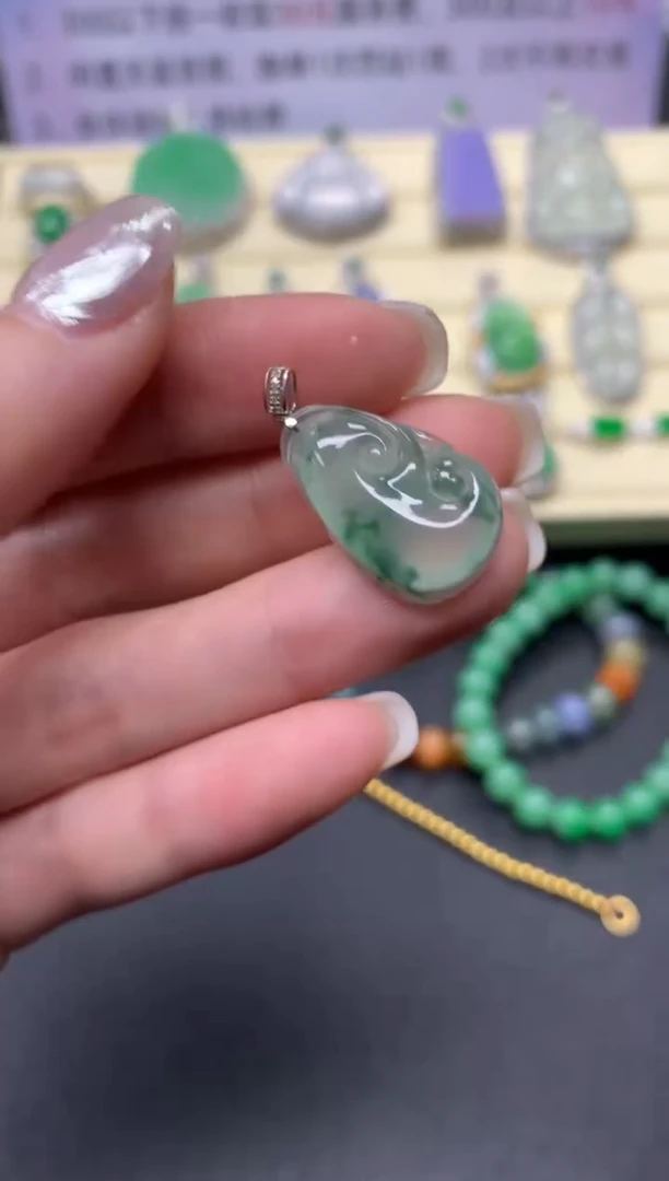 【闪购商品】翡翠吊坠(不含链)18K金镶嵌吊坠|1800+180