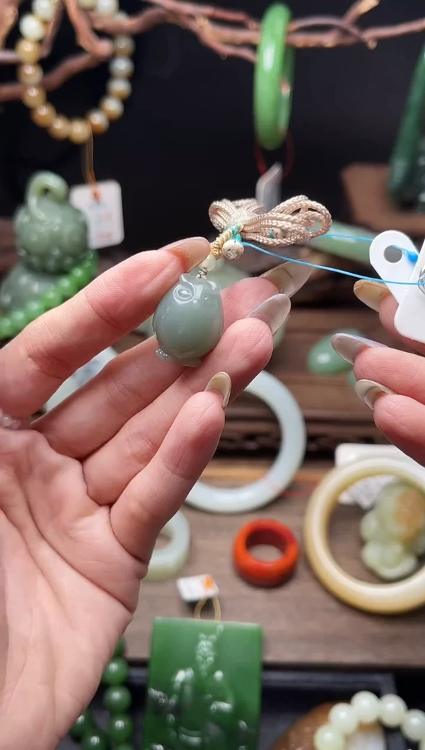 和田玉未镶嵌吊坠(不含链)吐拉牧场 猫头鹰有瑕疵