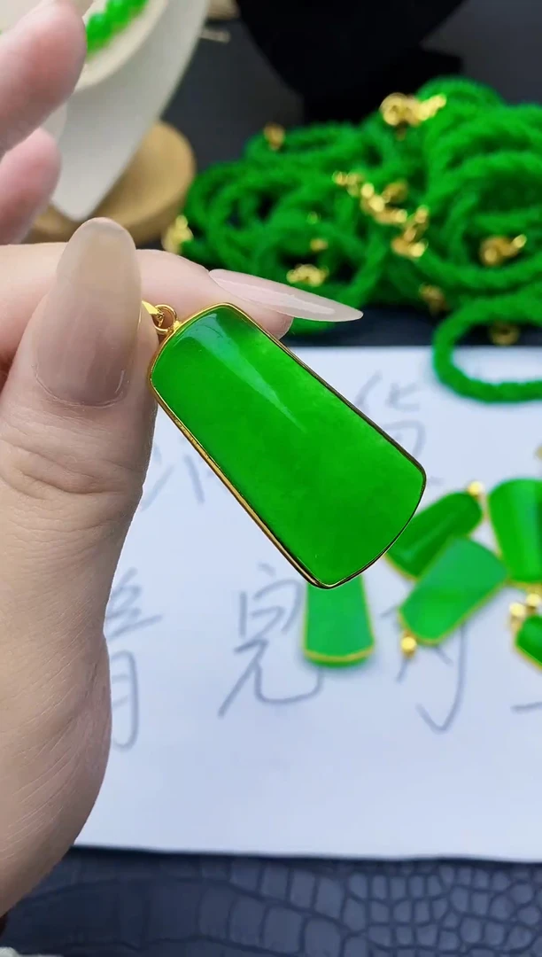 吊坠(不含链)未镶嵌翡翠..