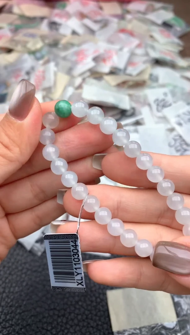 未镶嵌挂件翡翠—