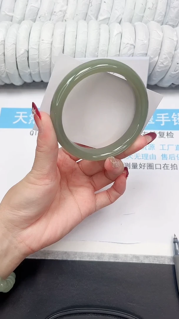 未镶嵌手镯石英质玉125-62.3HSC