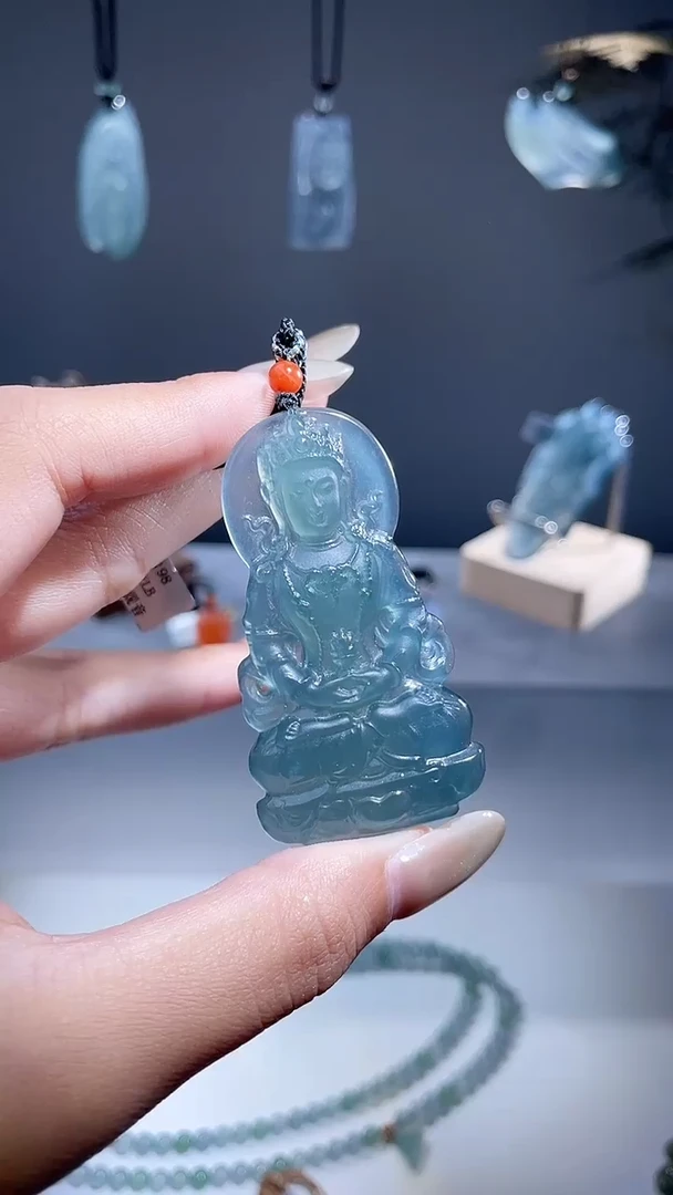 颈饰未镶嵌翡翠度母