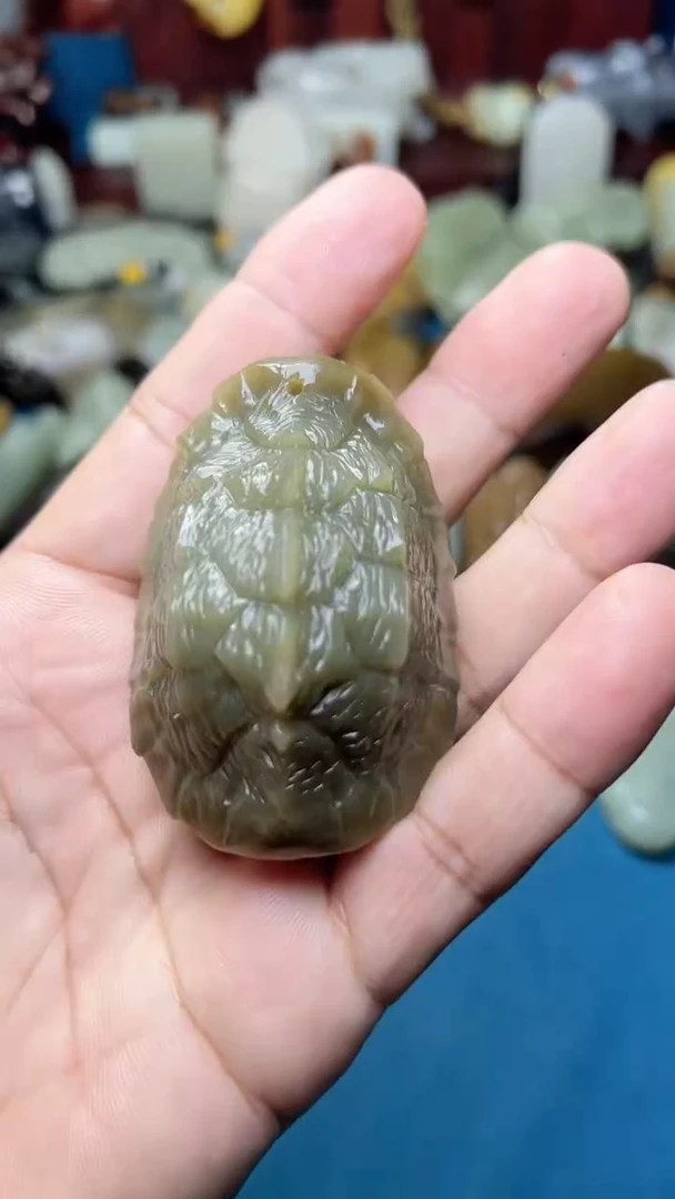 和田玉未镶嵌把件-