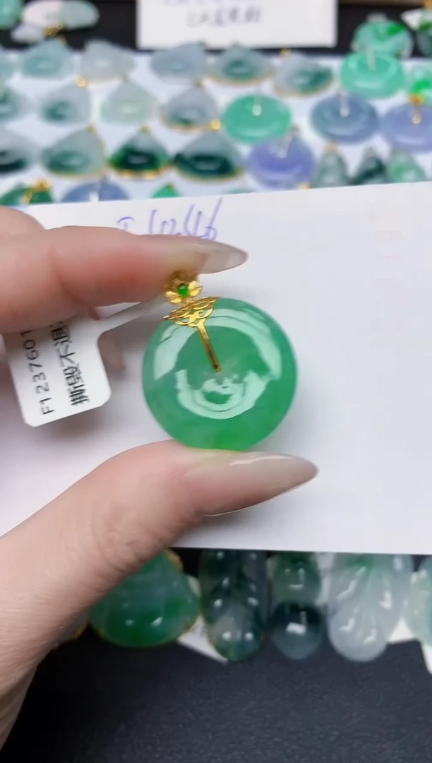 颈饰18K金镶嵌翡翠天然缅甸A货翡翠百元以上9元证书费自理