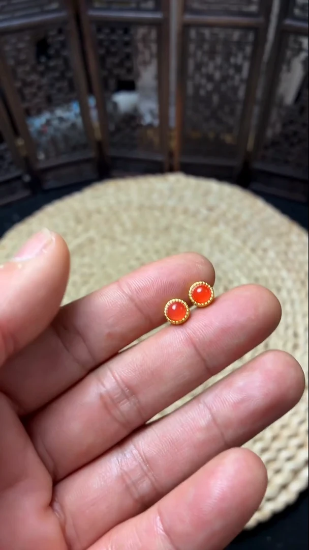 银S925镶嵌耳钉南红玛瑙w***e冰红耳钉一对