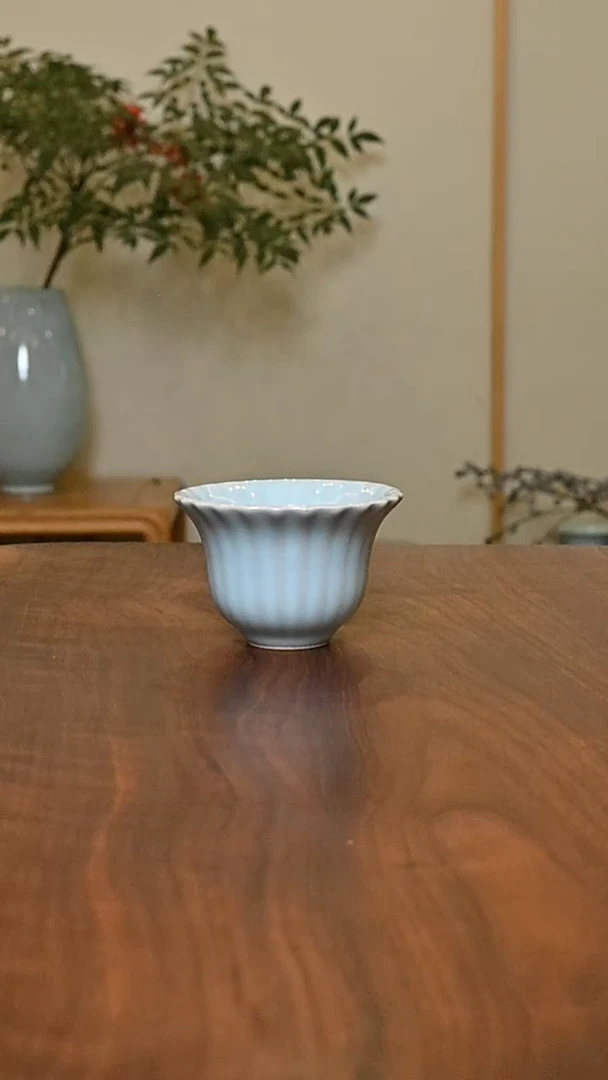 青隽杯 天青 微瑕 朱家汝窑款