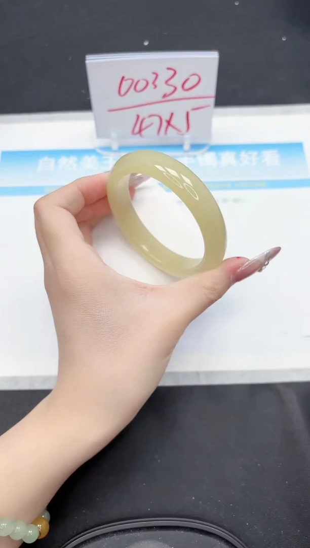 【闪购商品】石英质玉手镯未镶嵌137-60.3