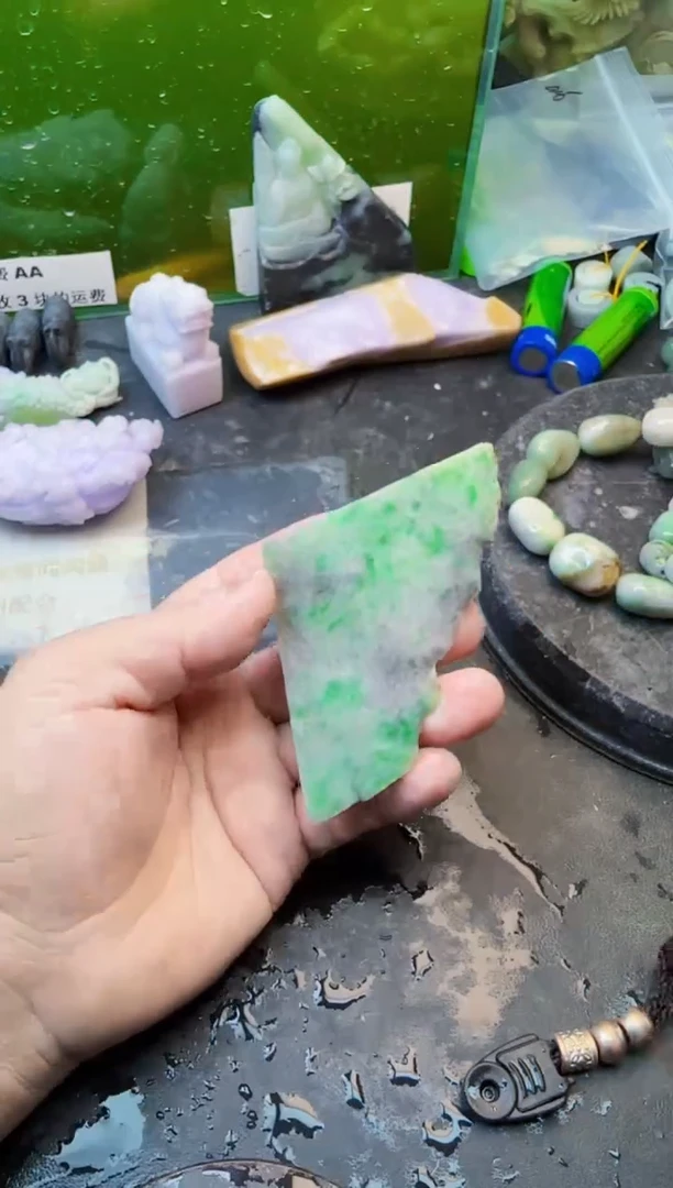 翡翠挂件未镶嵌天然翡翠056