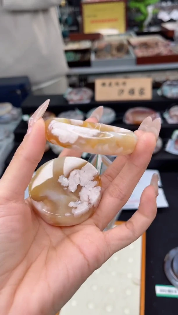 【闪购商品】石英质玉手镯未镶嵌51圈口（不退不换）1572002