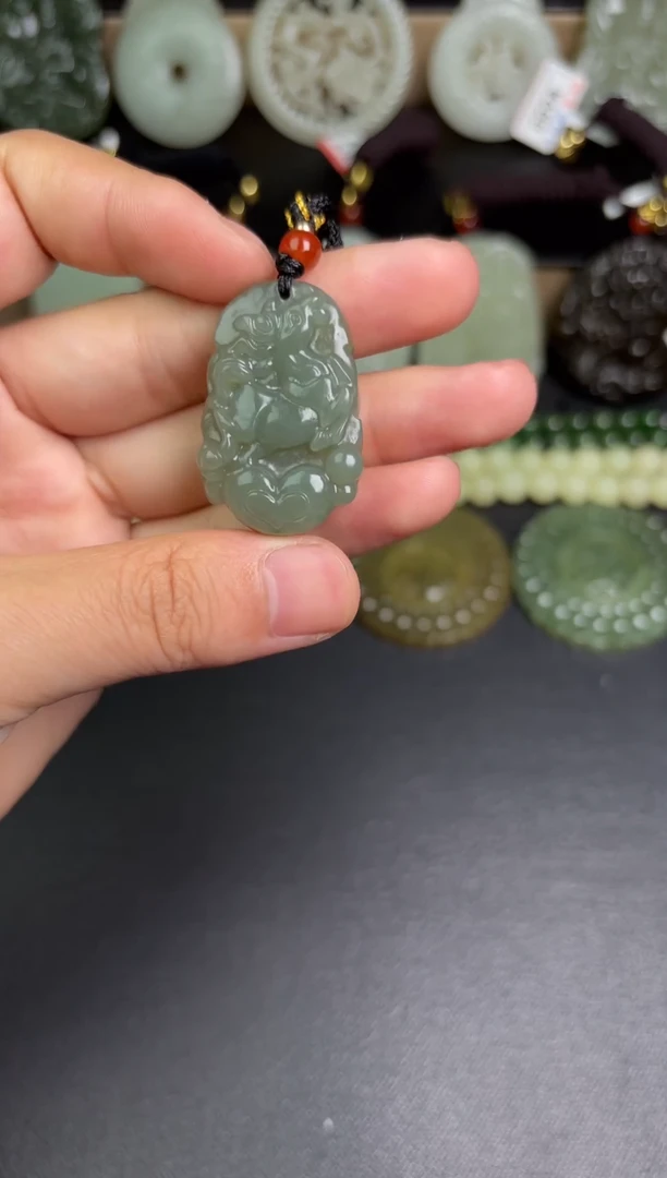 和田玉未镶嵌颈饰1