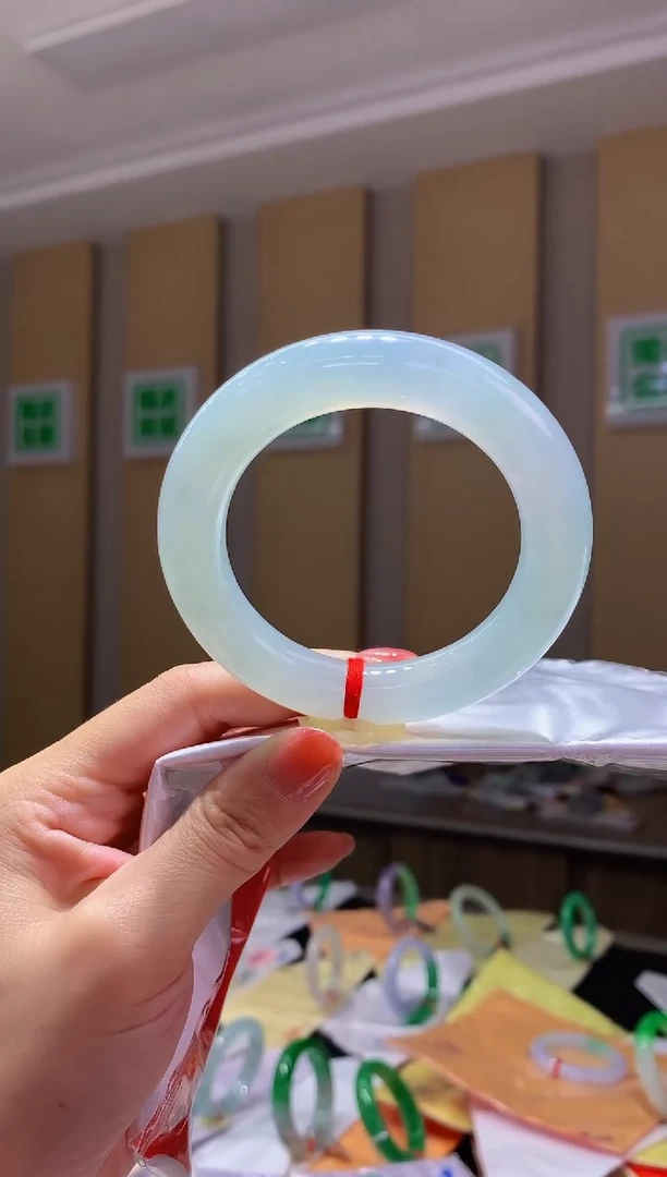 未镶嵌手镯翡翠- 圈口53.9 全款9万 定金2万