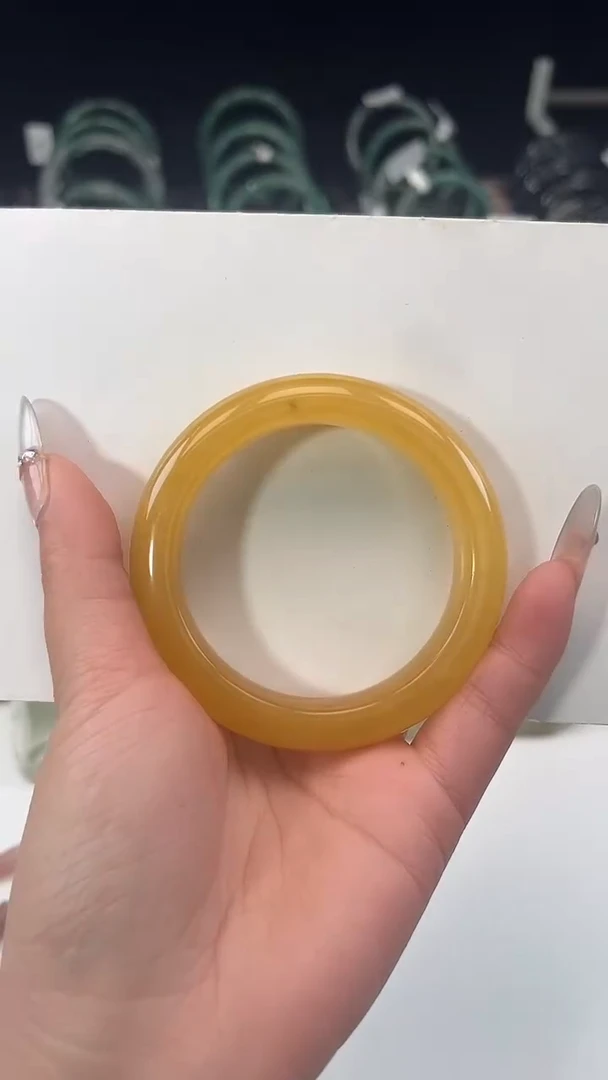 未镶嵌石英质玉（黄龙玉）手镯56圈口001