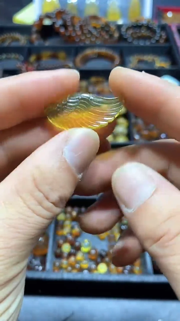 琥珀颈饰未镶嵌天然缅甸琥珀翅膀