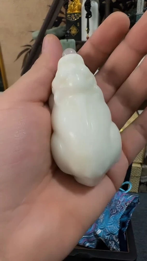 未镶嵌挂件蓝田玉（蛇纹石化大理石玉）蓝田 貔貅把件