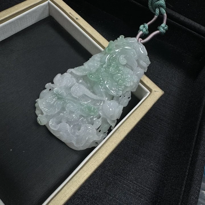 翡翠A货凤舞九天吊坠（顺丰包邮）74*44*13-561767