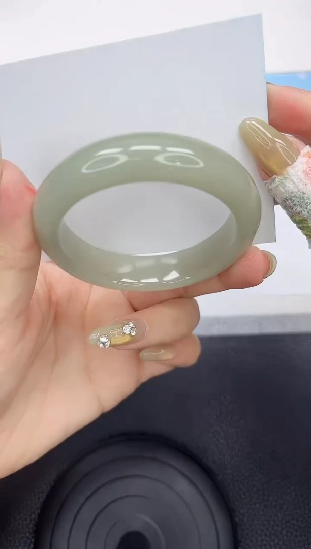 石英质玉手镯未镶嵌105-52