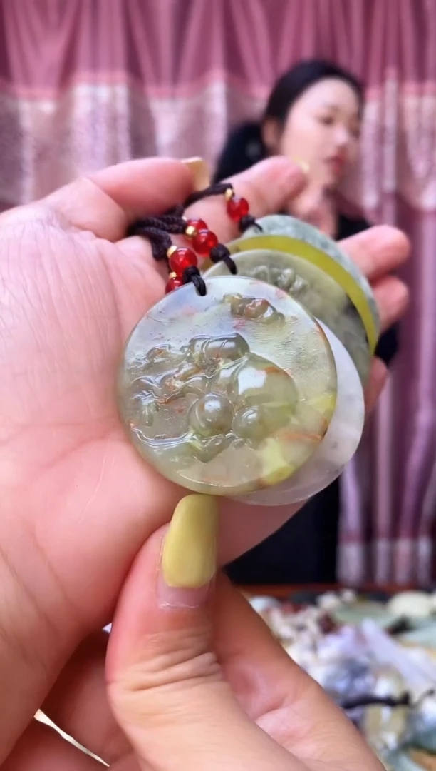 未镶嵌岫玉吊坠多样性发其中之一  挂坠