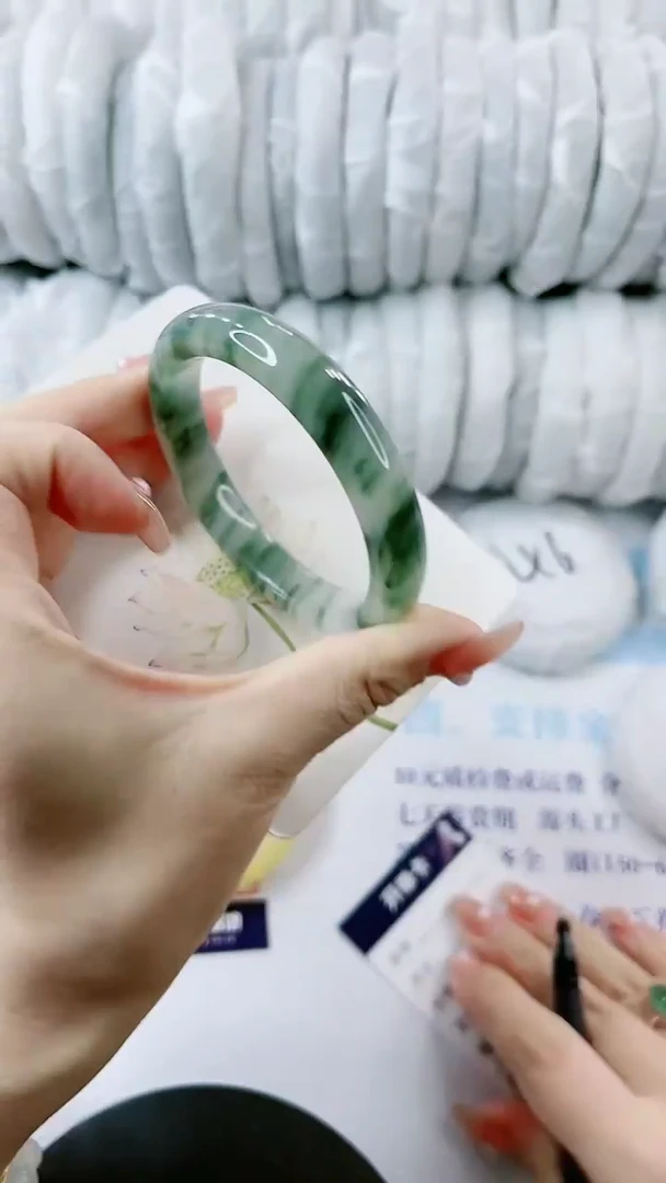 【闪购商品】石英质玉手镯未镶嵌0867232710-多样性发货