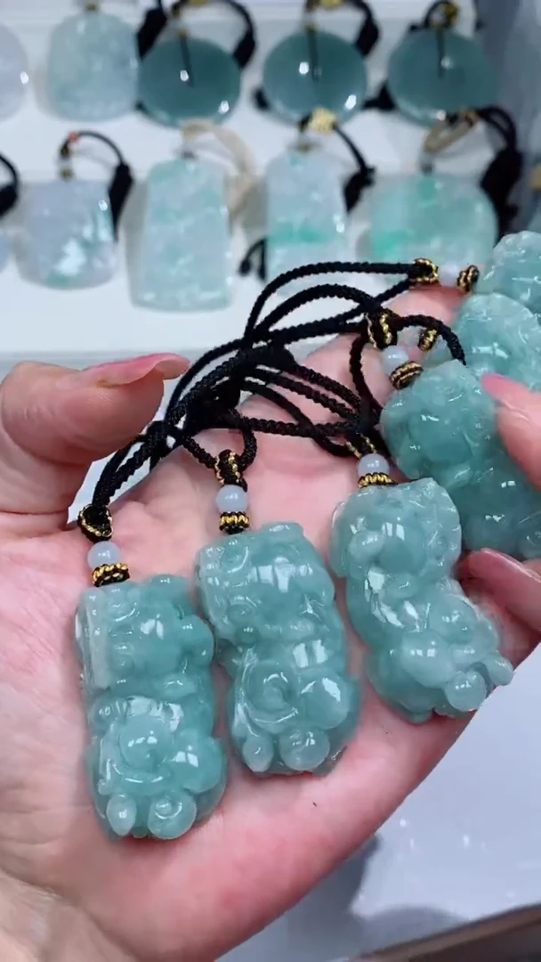 翡翠未镶嵌颈饰吊坠团购多样性发一件