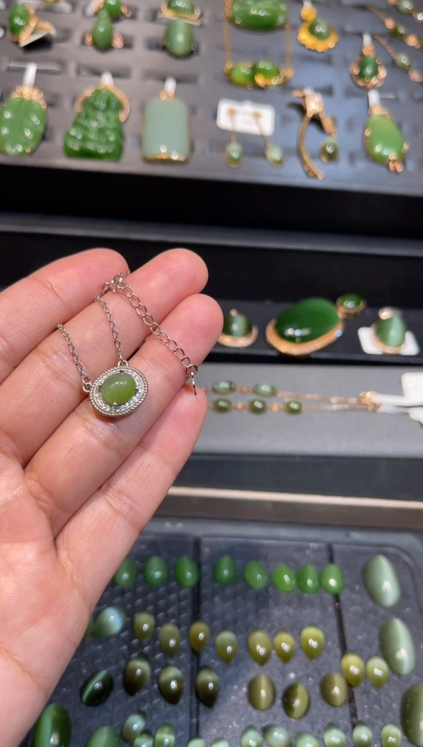 【闪购商品】和田玉碧玉猫眼吊坠银S925镶嵌多样性发一