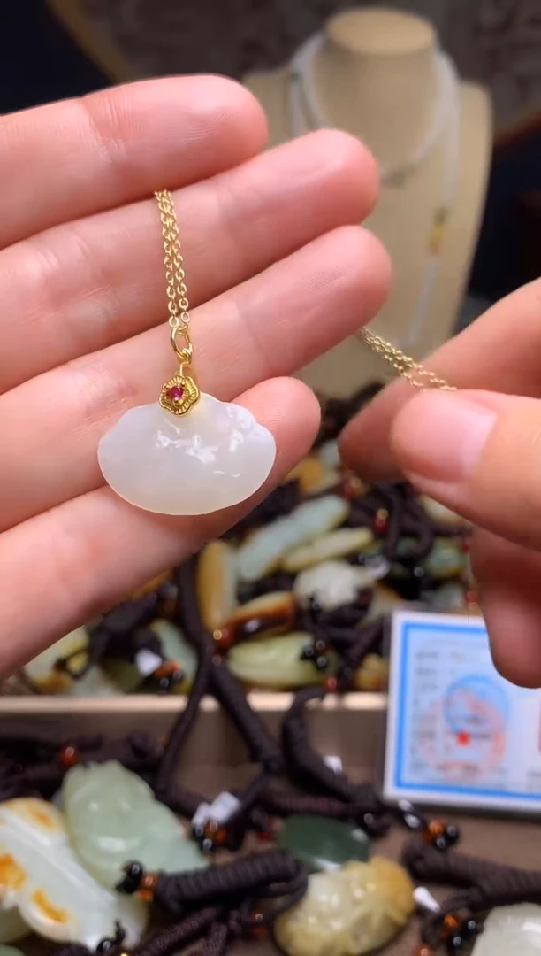 颈饰未镶嵌和田玉新疆料青海料清水和田玉吊坠