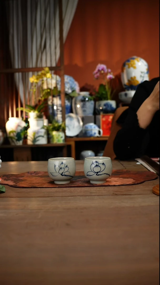 当代高温釉下彩手绘陶瓷餐具
