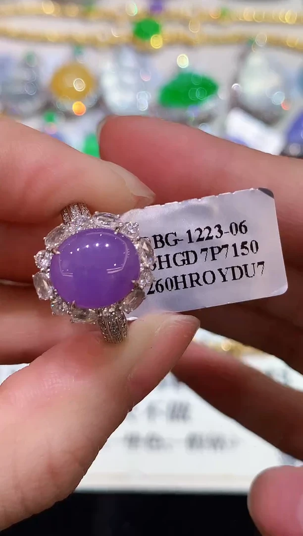 18K金镶嵌戒指翡翠LSR多样性发其一