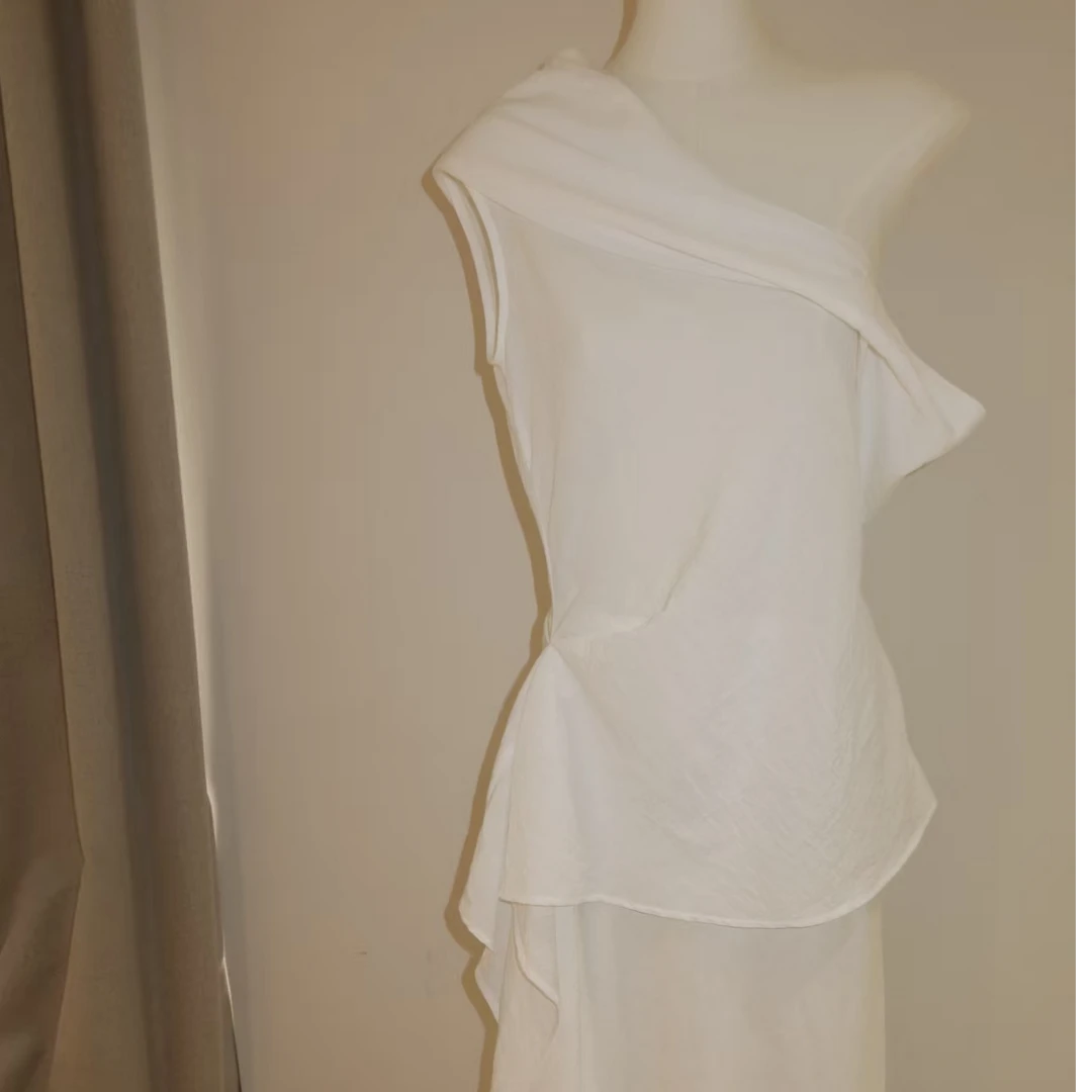 【静宜专属】Z5041558设计感绑带斜肩上衣