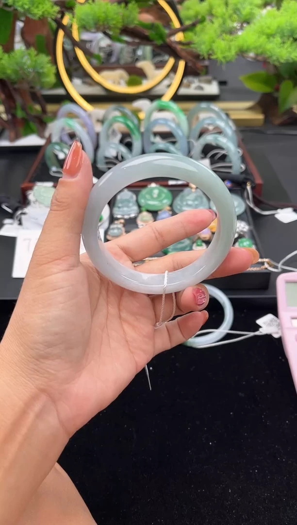 未镶嵌手镯翡翠手镯