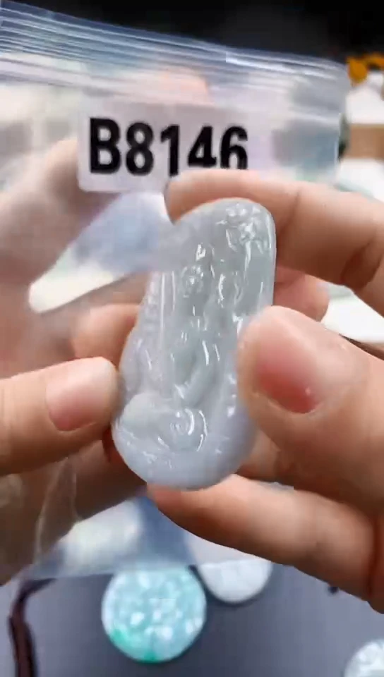 颈饰未镶嵌翡翠天然翡翠吊坠挂件
