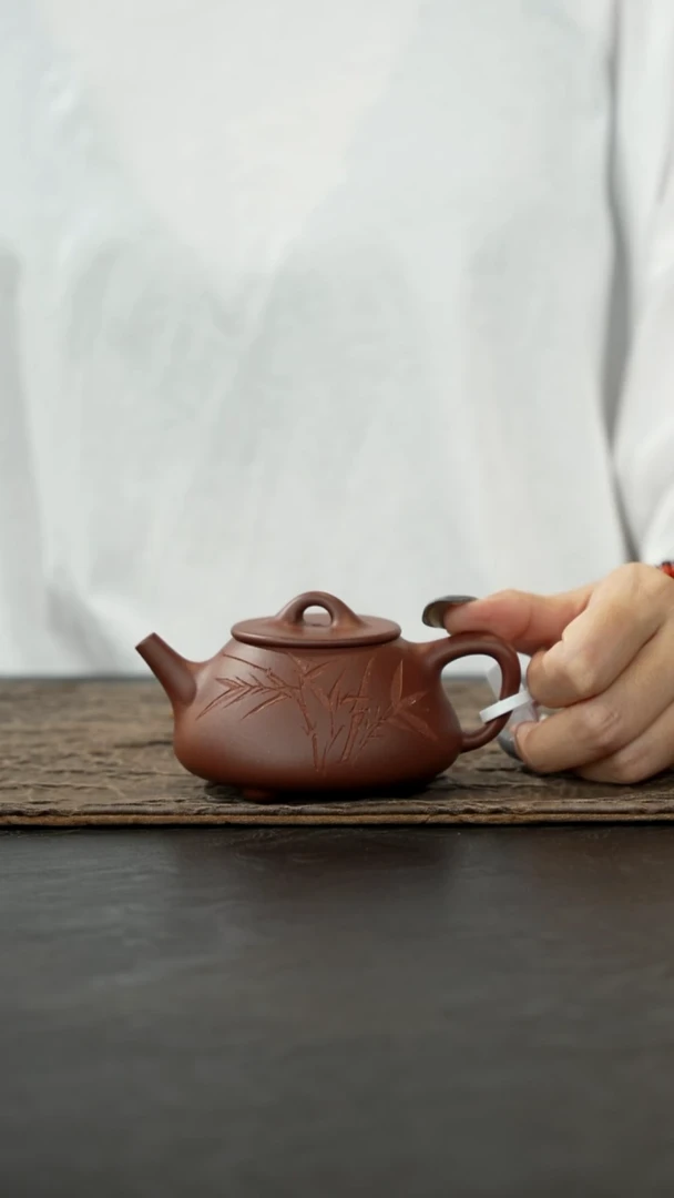 茶壶紫砂清水泥平盖石瓢刻绘150cc