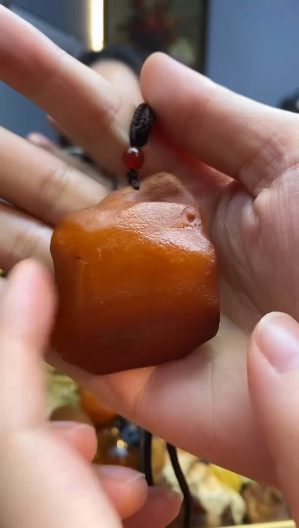 琥珀颈饰未镶嵌吊坠