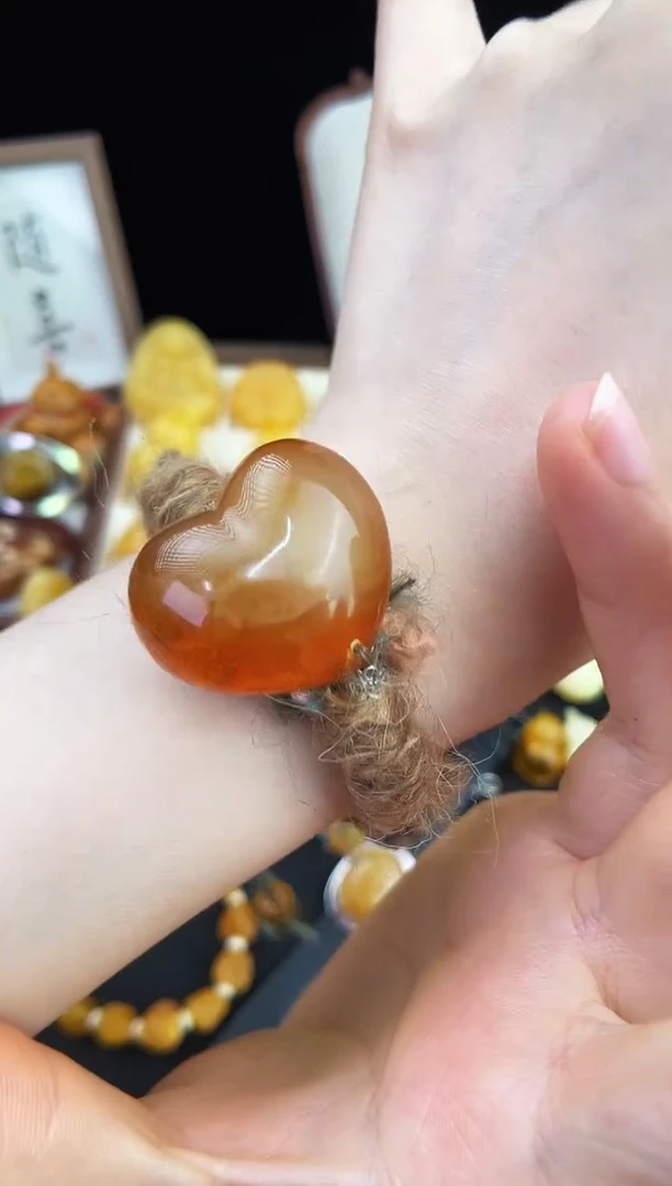 琥珀未镶嵌珠宝奇石柒月