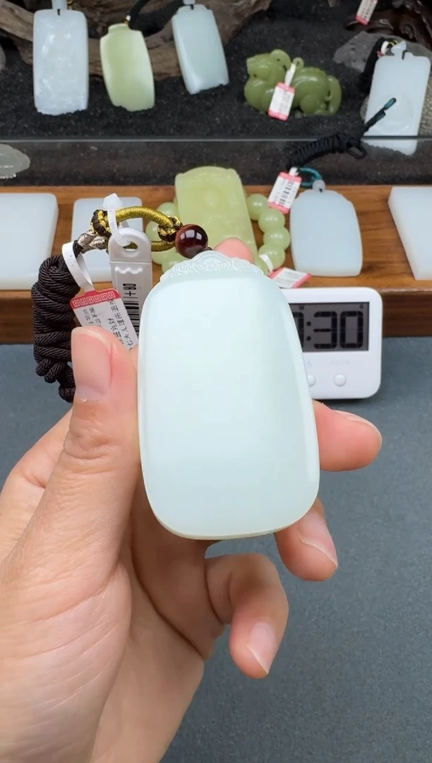 颈饰未镶嵌和田玉2