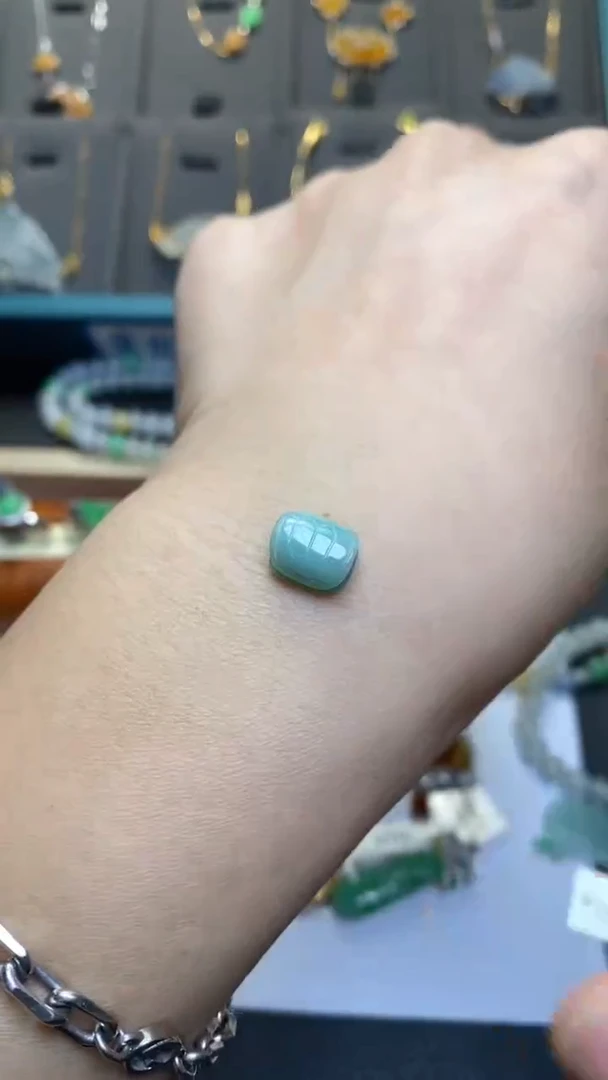 颈饰未镶嵌翡翠净货36937