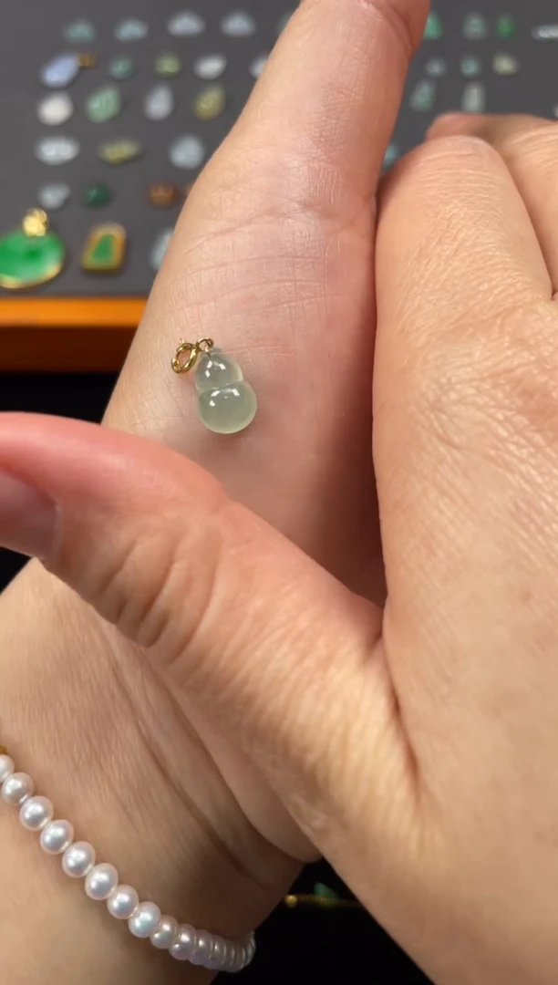 吊坠(不含链)18K金镶嵌翡翠一个JK165