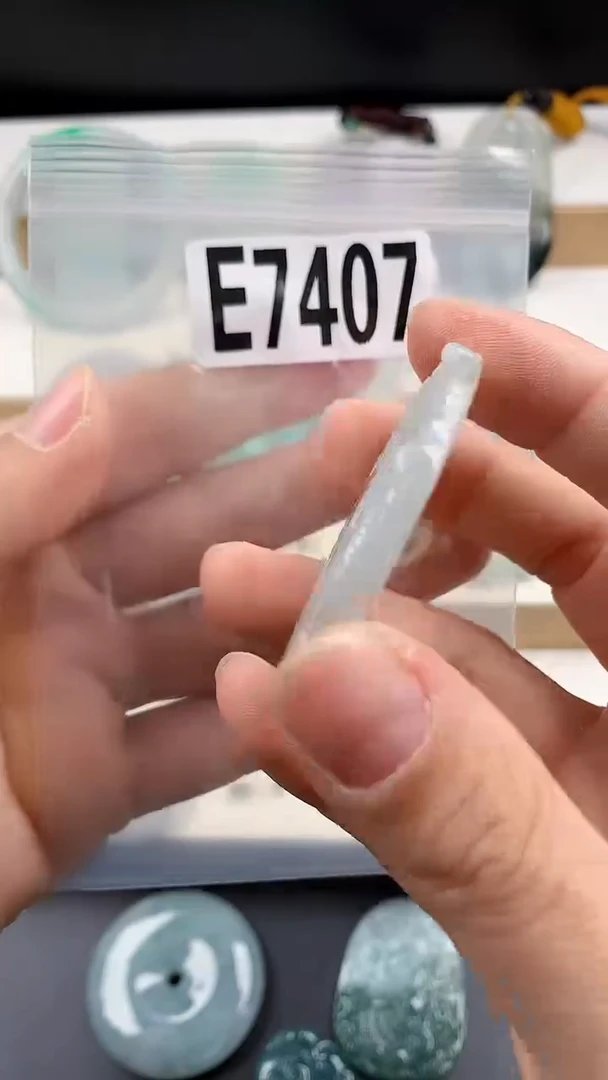 颈饰未镶嵌翡翠天然翡翠吊坠挂件