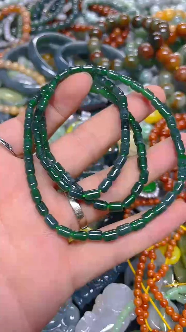 颈饰未镶嵌翡翠4MM/ S /翡翠A货，一件也是批发价