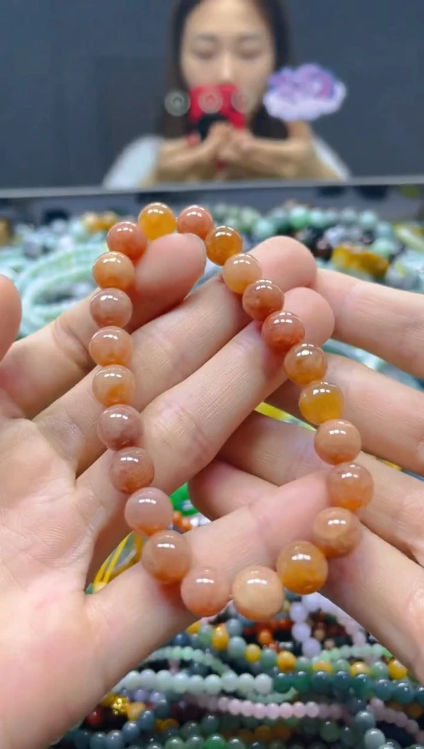 颈饰未镶嵌翡翠8MM/J/翡翠A货，一件也是批发价