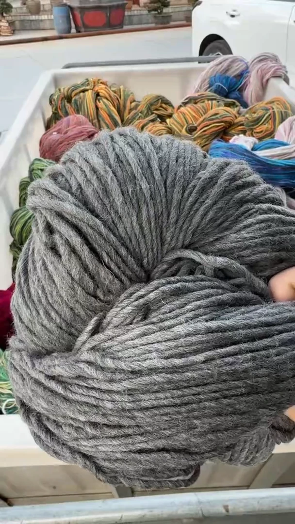 羊毛纯羊毛毛条深灰色0.65斤