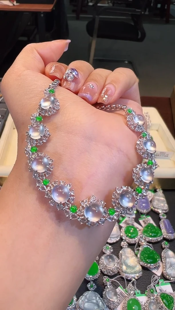 【闪购商品】翡翠项链18K金镶嵌翡翠