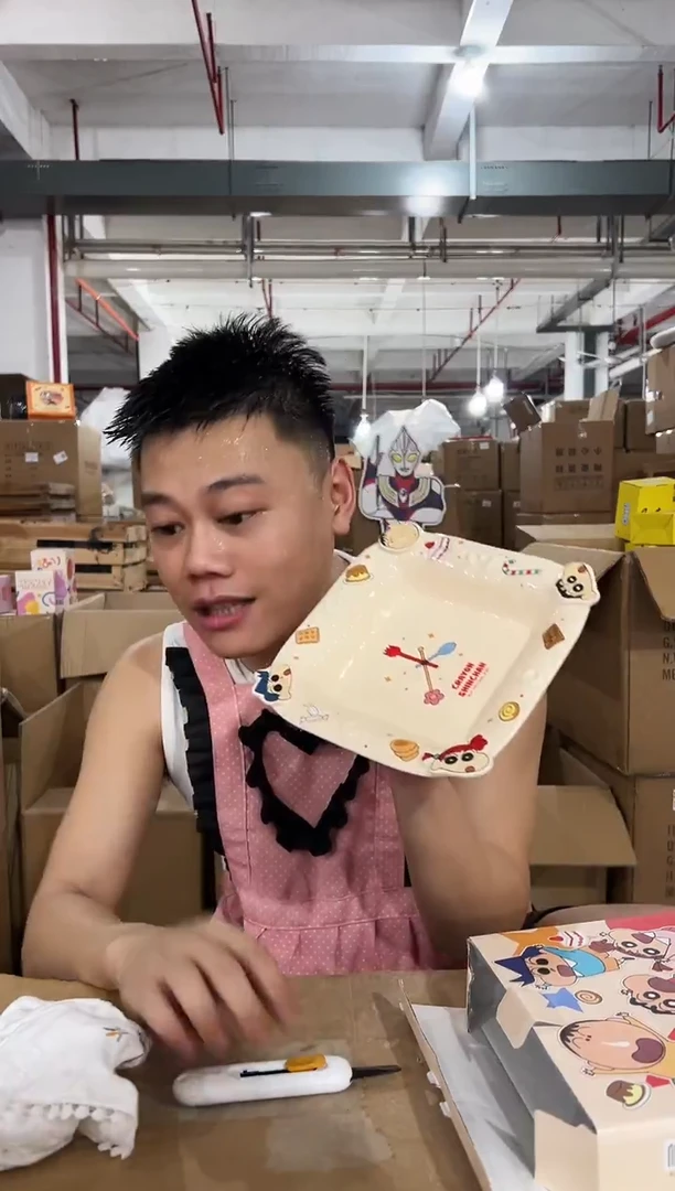 原盒蜡笔小新美味方盘
