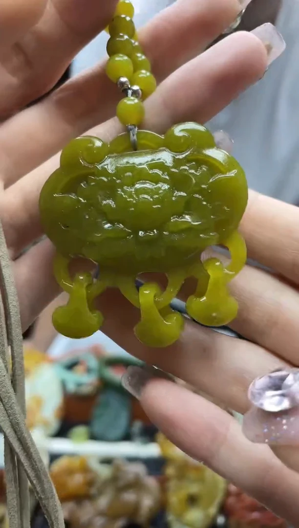 未镶嵌岫玉吊坠·