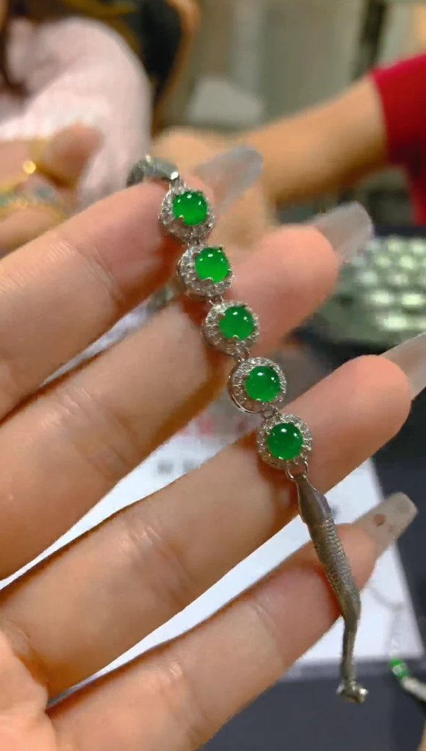 未镶嵌手链翡翠多样性发一