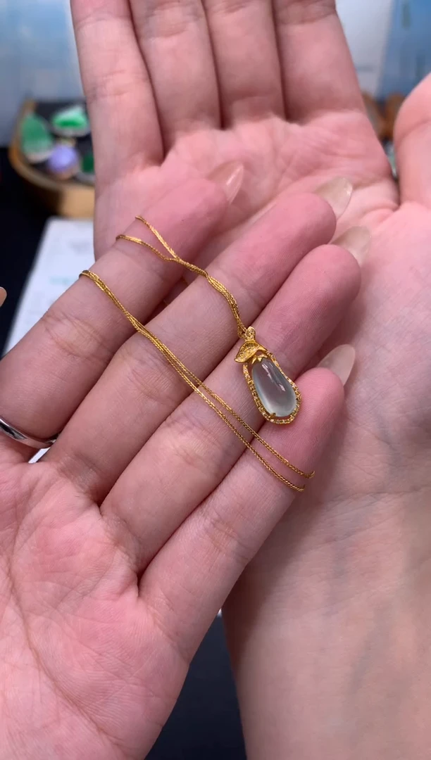 翡翠18K金镶嵌颈饰中***馆模式推广期48小时鉴赏期