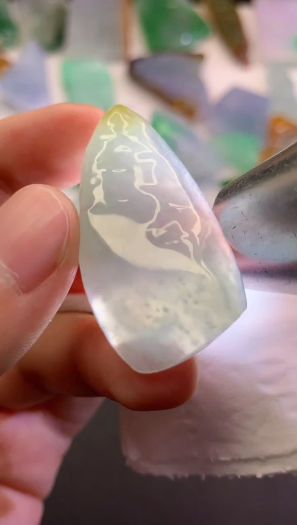 翡翠未镶嵌吊坠(不含链)52